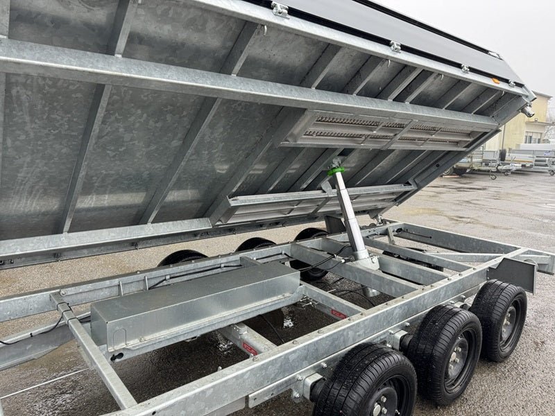 Remolque de tres volquetes 3×1800 kg 3,5 t - Imagen 3