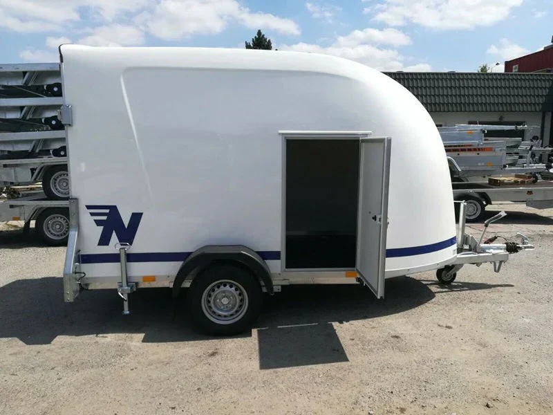 Furgoneta de poliéster Niewiadów con puerta lateral y rampa de carga - Imagen 5